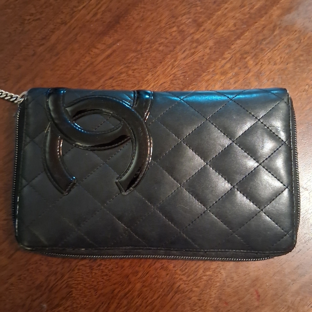 Chanel Black Quilted Wallet - Picture 4 of 16